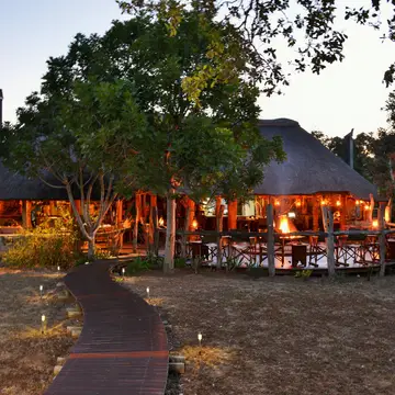 Restaurants & Bars
