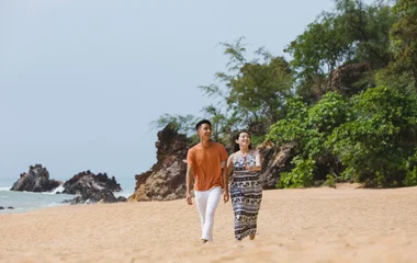 Club Med珍拉丁湾海岸散步