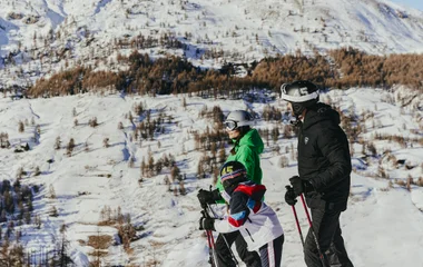 Famille à Pragelato en Italie
