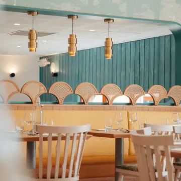 Restaurants & Bars