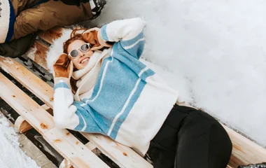 Femme dans sa chambre à La Rosière