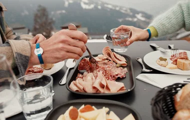 Plato con embutidos.