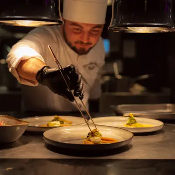 Food & Drinks