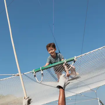 Flying trapeze & circus activities