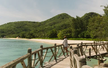 Femme aux Seychelles