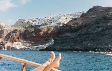 Journée en caïque privé : cap sur le volcan de Santorin