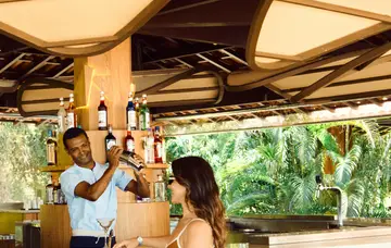 Restaurants & Bars