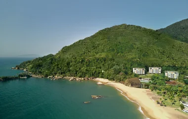 Playa cerca de Rio das Pedras.