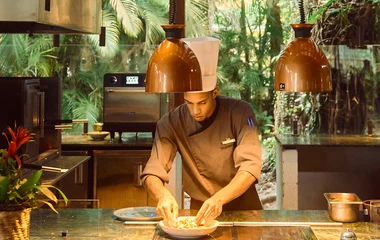 Restaurantes temáticos e gastronomia premium em resort all inclusive familiar