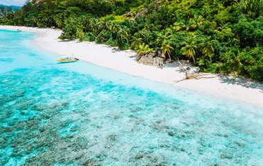 Expériences à vivre aux Seychelles en septembre : plongée et baignade