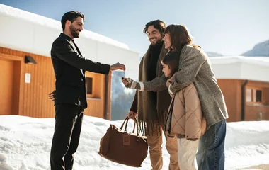 familia llegando a club med