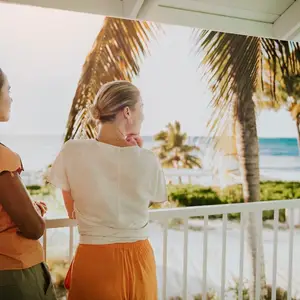 amigas en el village Club Med Turkoise en Turks and Caicos