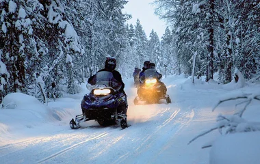 Passeio de snowmobile.
