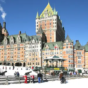 Quebec em dia de sol durante o inverno.