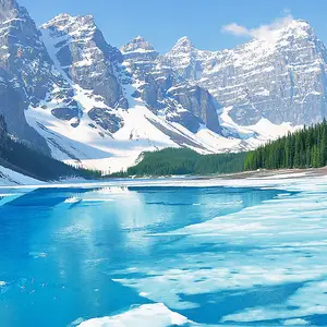 Paisagem de neve e lago no Canadá.