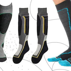 Três tipos de meias de esqui diferentes.