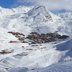 Região dos alpes coberta de neve.