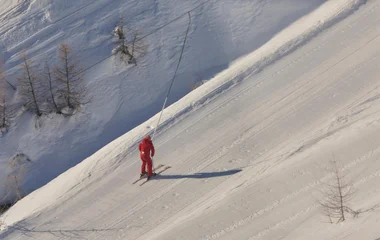 Pessoa esquiando em Serre-Chevalier.