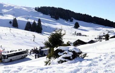 Ônibus em Grand Massif.