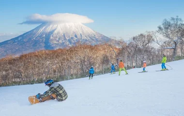Pessoas praticando esportes em Sahoro.