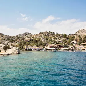 vista panoramica de vilarejo a beira mar na europa