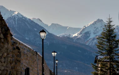Paisagem com montanha nevada