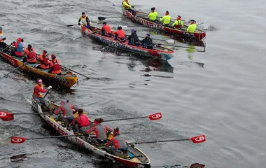 Competição de canoagem.