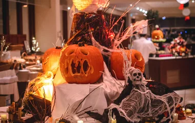 halloween resort decoration