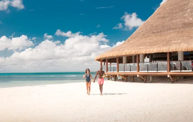 mexico beach couple