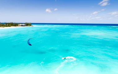 surf-de-vela-cancun-vacaciones-club-med