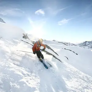 Pessoa esquiando na neve