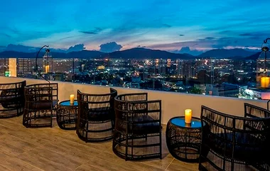Estrela Sky Lounge, Phuket Town, novotel, club med