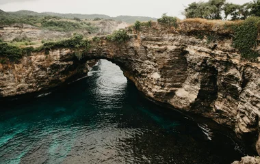broken beach in nusa penida