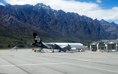 airplane near moutains