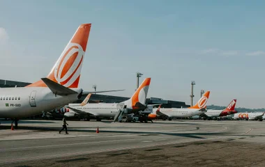multiple planes in an airport