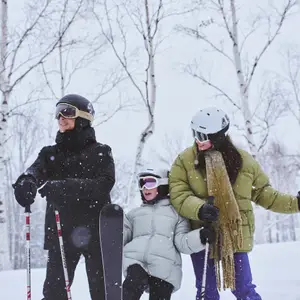Family skiing in Hokkaido