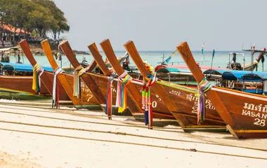 boats on the mushroom beach