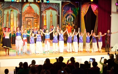 21h30 – YOUR LITTLE ARTISTS