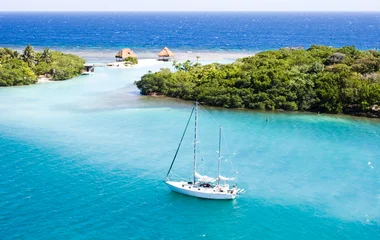 Mer turquoise lors d'un voyage au Honduras