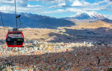 Vue aérienne sur la ville de La Paz lors d'un voyage en Bolivie