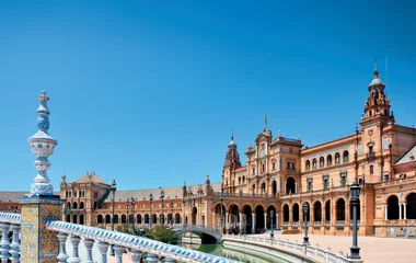 femme balade rue marbella