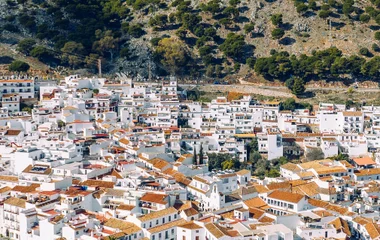 femme balade rue marbella