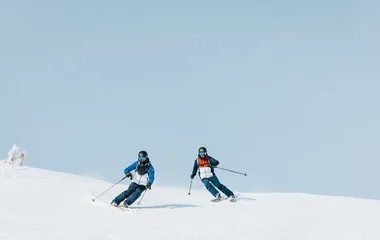 famille luge montagne neige