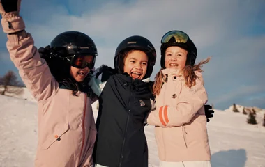 Club Med snowboarding lesson: A group of participants enjoying an instructive class on the slopes