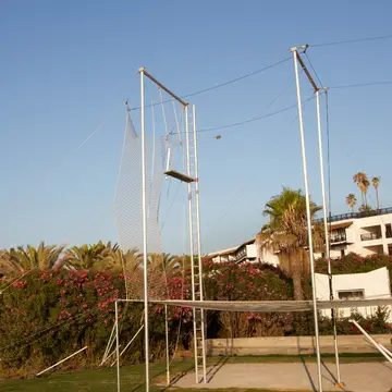 Flying trapeze & circus activities