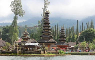 temple pura ulun danu bratan bali