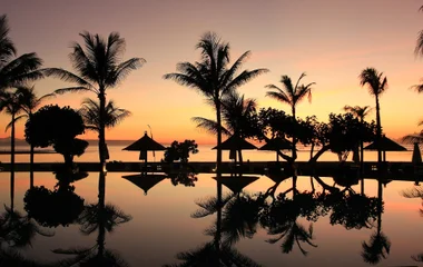 Club Med Resort Bintan Pool bei Sonnenuntergang