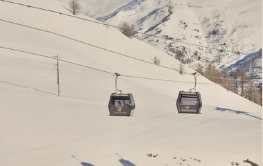 Ski lessons & lift pass