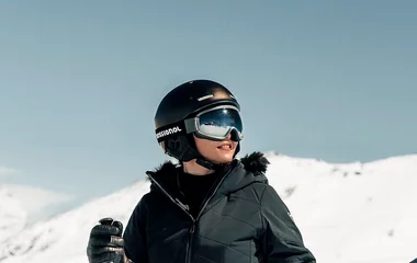 Lady skiing