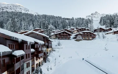 Explore Val Thorens in group